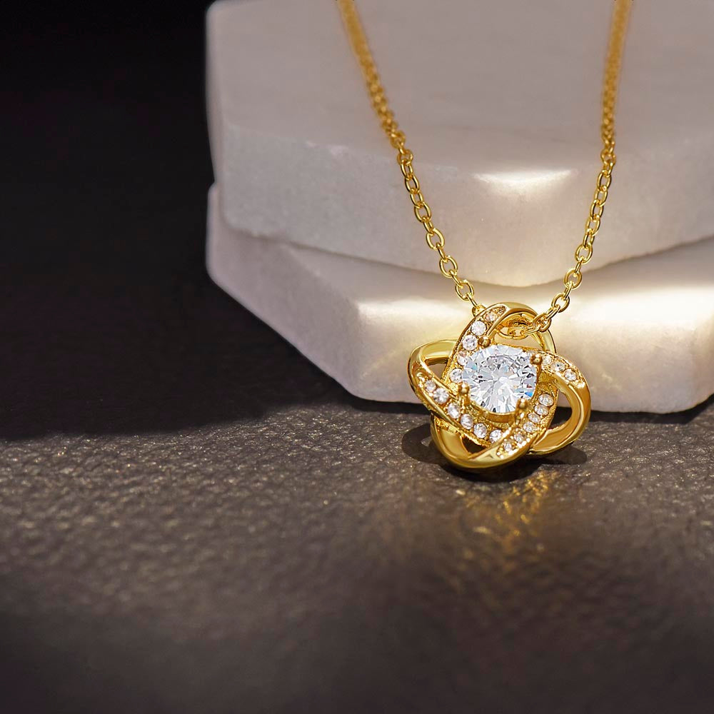 For My Boyfriend's Mom Necklace (Spanish)