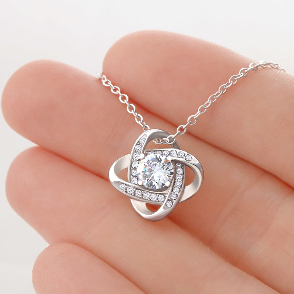 For My Boyfriend's Mom Necklace (Spanish)