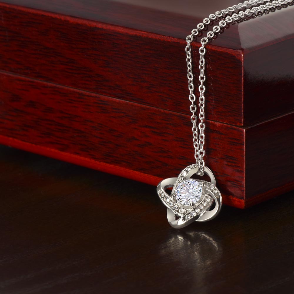 For My Boyfriend's Mom Necklace (Spanish)