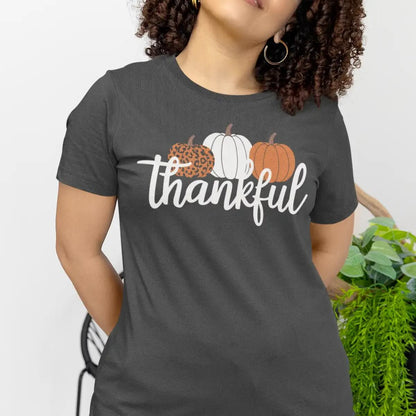 Camiseta de otoño con calabaza agradecida